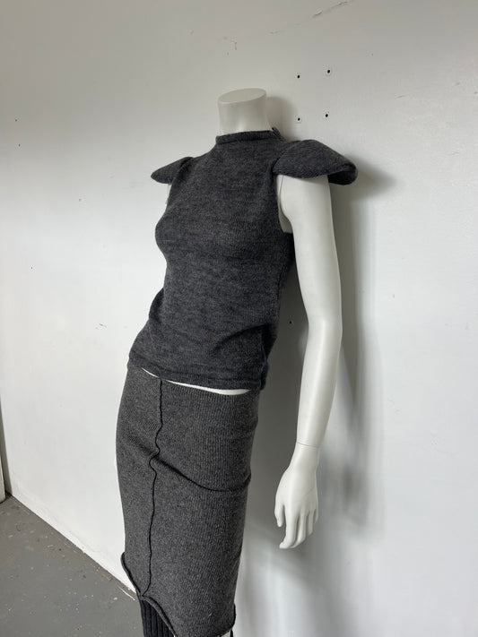 Shoulder pad top - grey