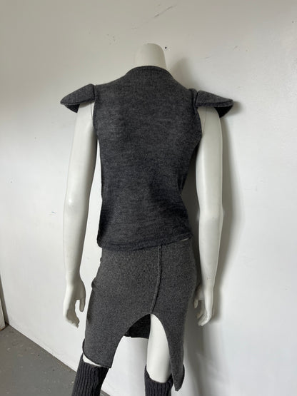 Shoulder pad top - grey